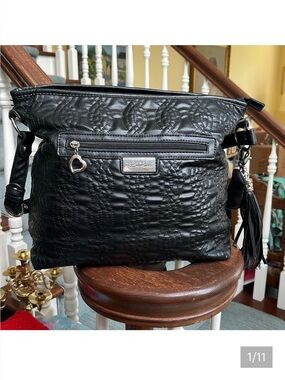 Bella Russo  Shoulder bag  Vegan leather GUC  Quilted pattern  Silvertone HW